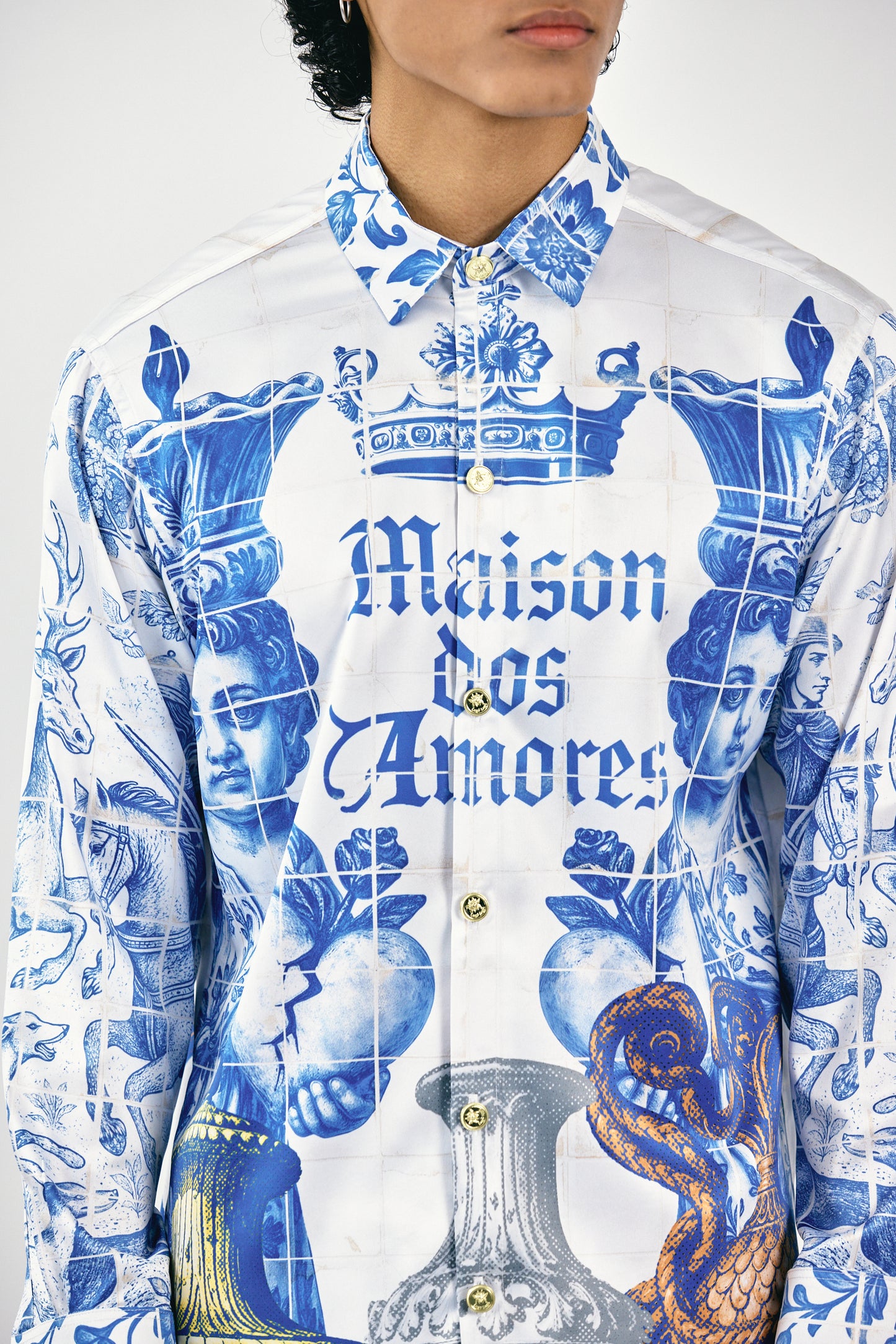 
                  
                    DOS AMORES - SHIRT
                  
                