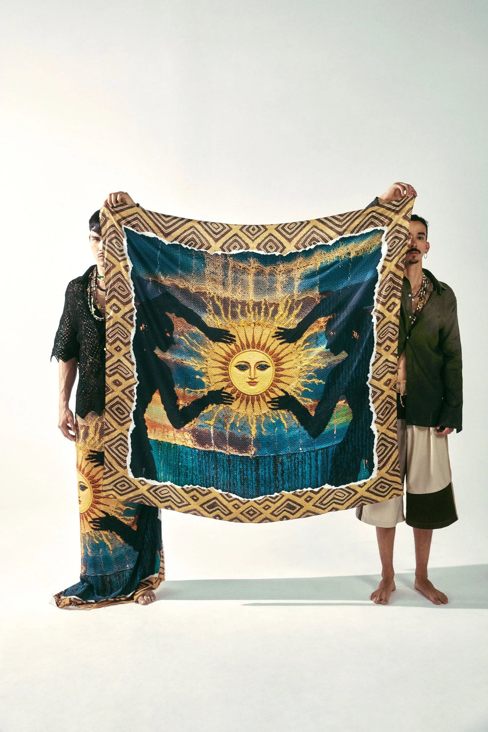 VICTORIA LAKE - SARONG