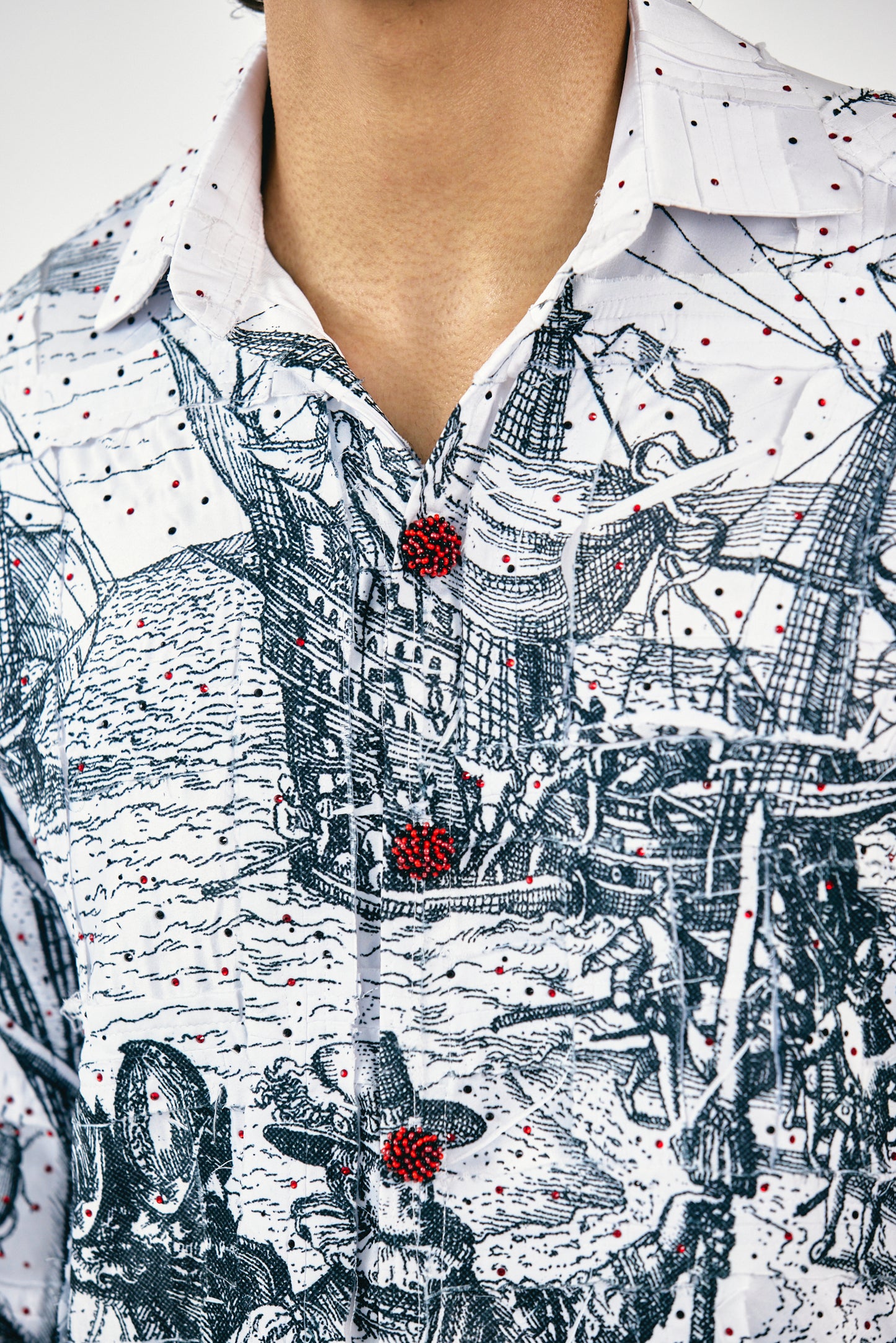 
                  
                    ESPEJOS X ORO - SHIRT
                  
                
